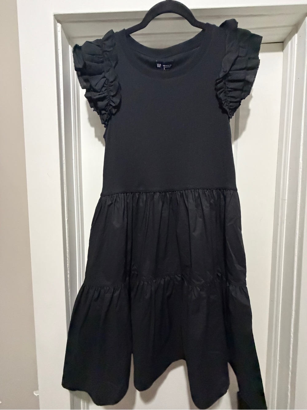 GAP Women’s Black Ruffle Sleeve Tiered Dress